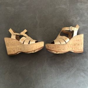 BORN Leather Upper and Linings. Comfortable. Cool Cork heels.